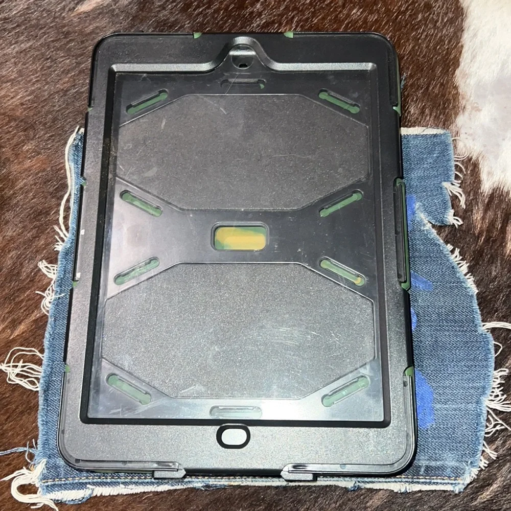 Apple IPAD 9.7in (2018) tough protective case